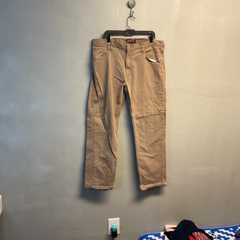 Arizona Jean Company Men's Khaki Chinos size 40x32. 0147